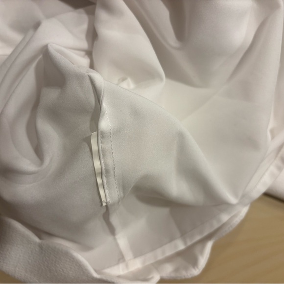 Club Monaco White Scalloped Hem Mini Skirt | Size 00 - Picture 5 of 9